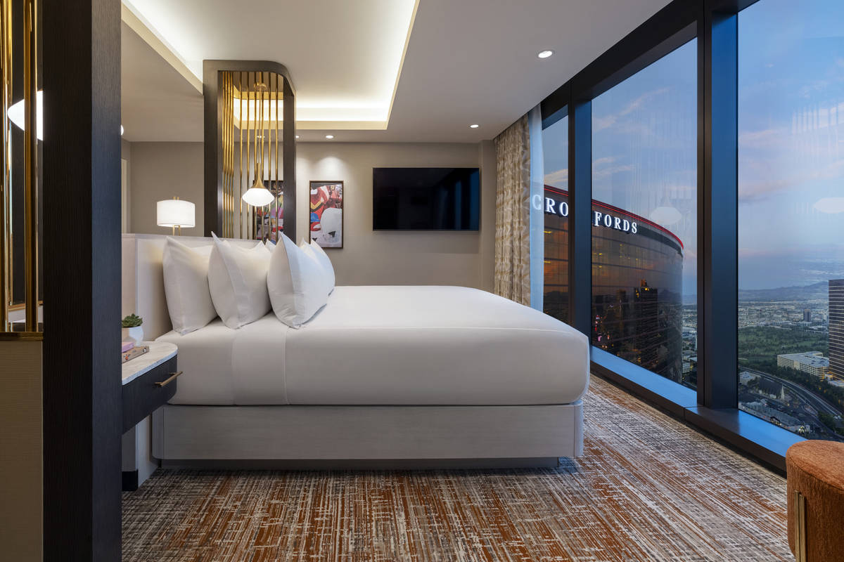 Resorts World Las Vegas Hilton One Bedroom Entertainment Suite Master Bathroom. (Resorts World ...