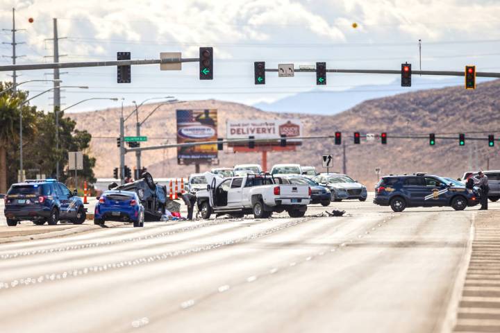 Nevada Highway Patrol investigate a suspected DUI crash that left 2 people dead at the intersec ...