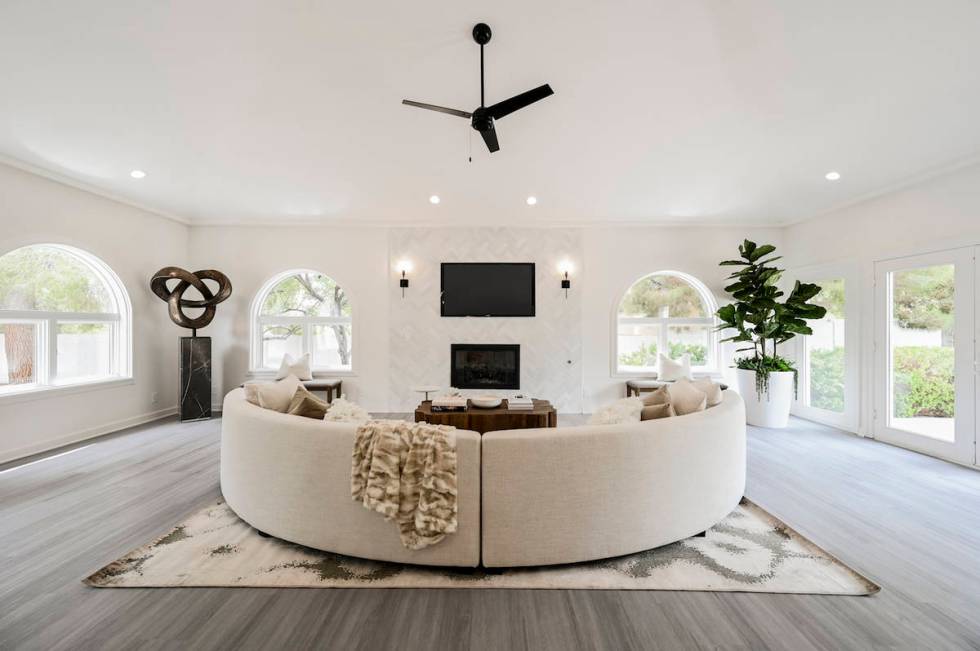 The living room. (LUXE Estates & Lifestyles)