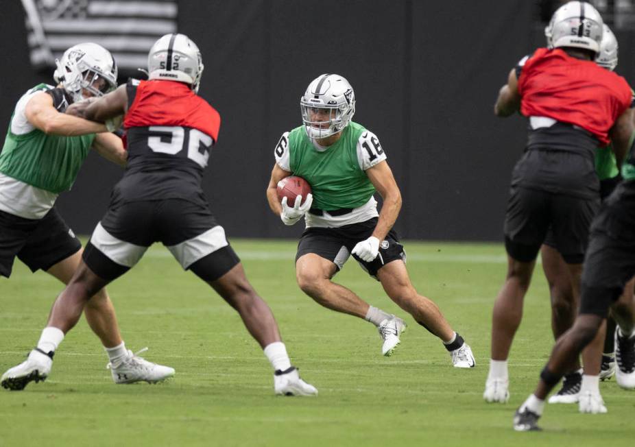 Raiders wide receiver Dillon Stoner (16) returns a kick during a special training camp practice ...