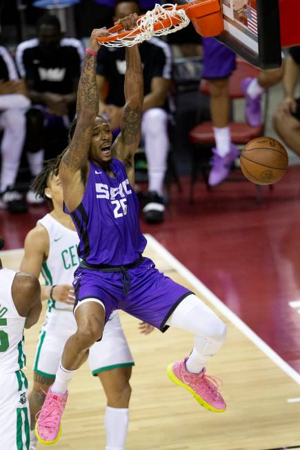 Sacramento Kings forward Emanuel Terry (26) dunks during the second half of a NBA Summer League ...