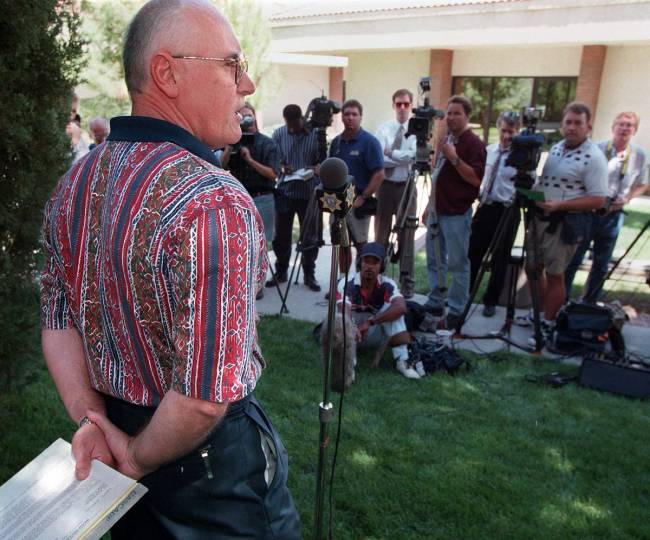Kevin Manning addresses the media about the Tupac Shakur shooting. (Las Vegas Review-Journal file)