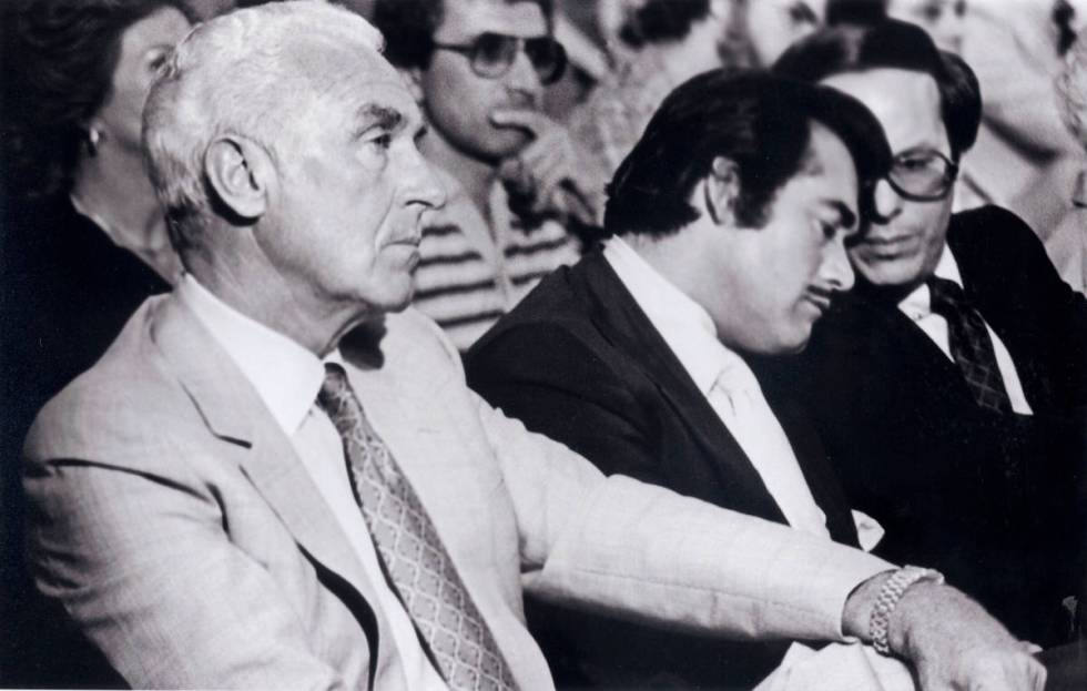 Las Vegas banker Parry Thomas, Wayne Newton, and Frank Fahrenkopf are shown attending a Nevada ...