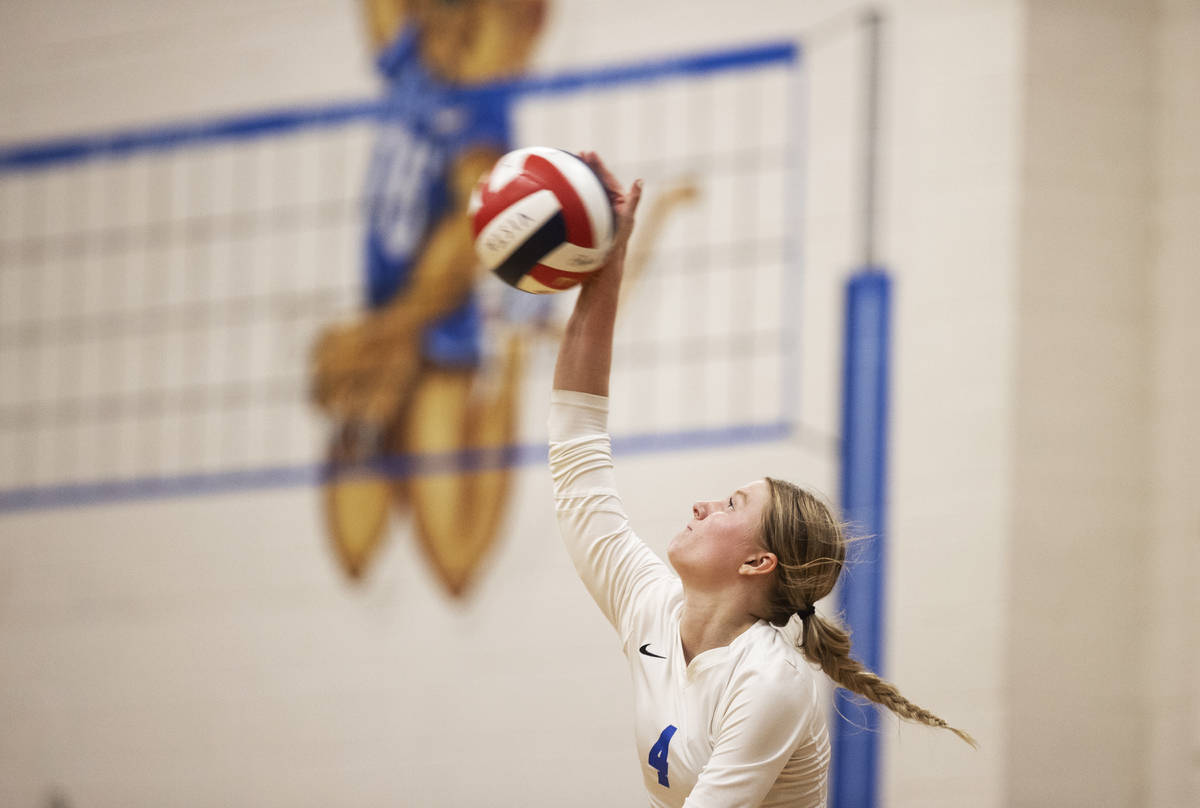 Sierra Vista’s Maysen Bruschke (4) serves during a girls high school volleyball game aga ...