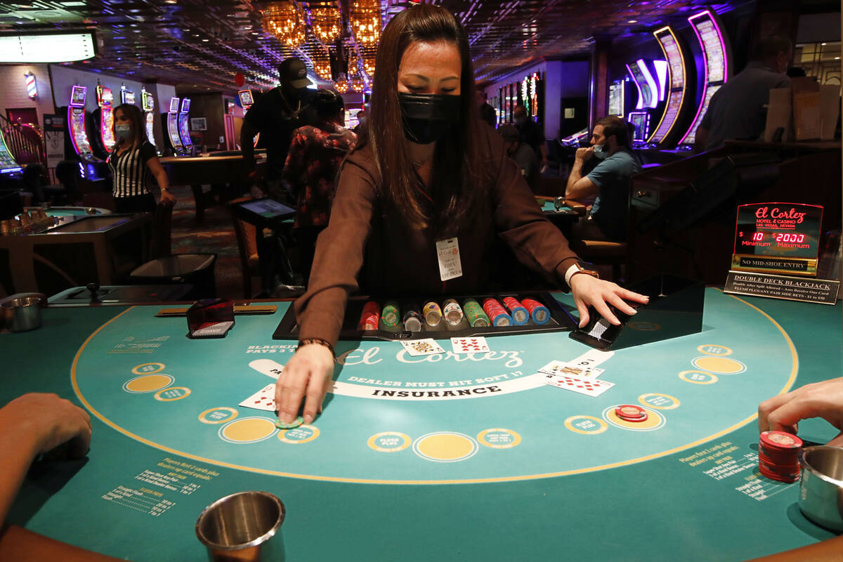Blackjack Dealer Leu Pham works at El Cortez in Las Vegas, Saturday, Sept. 4, 2021. (Chitose Su ...