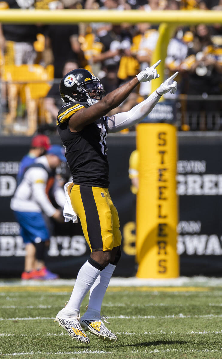 Pittsburgh Steelers wide receiver JuJu Smith-Schuster (19) celebrates after scoring a touchdown ...