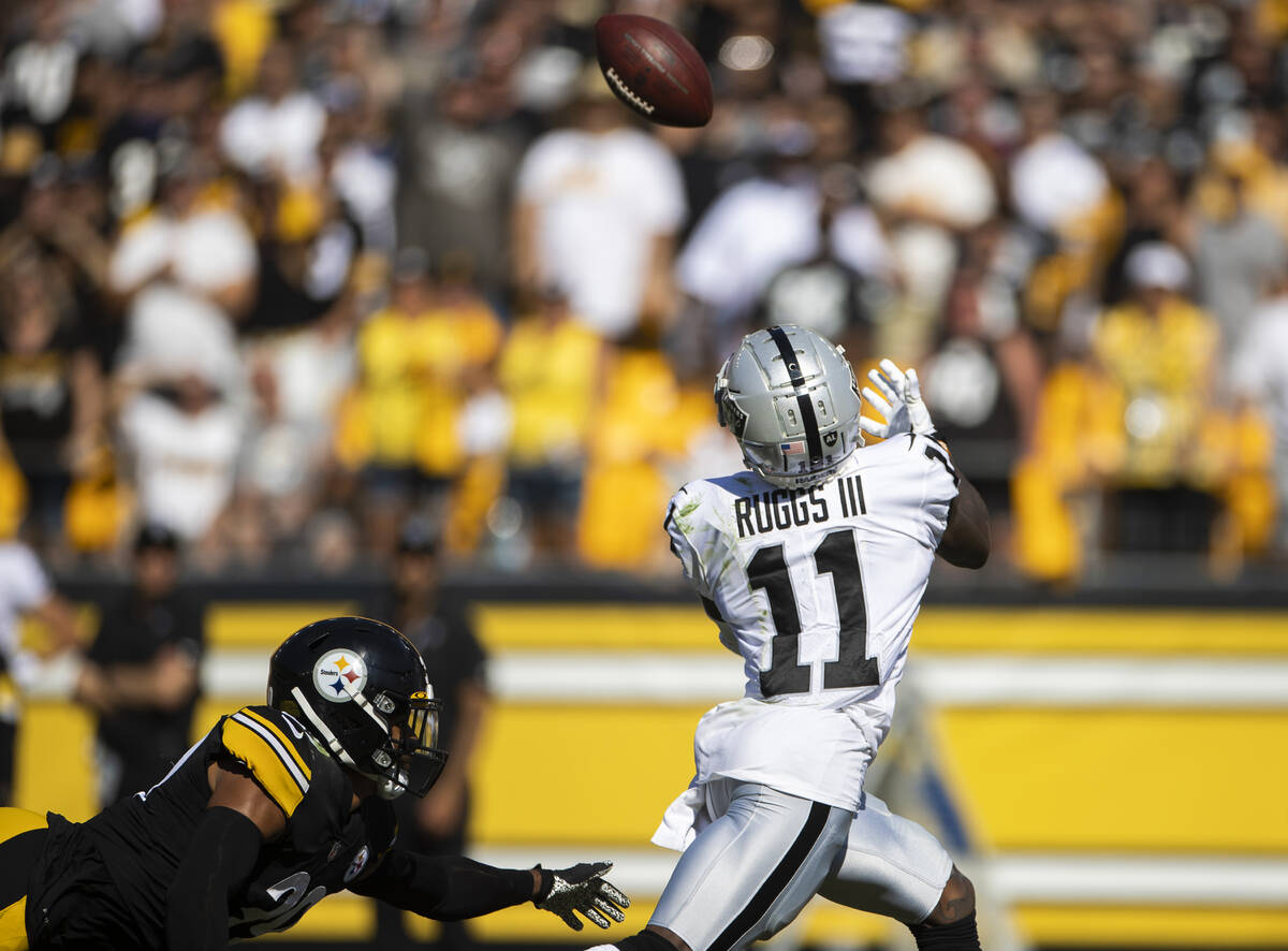 Raiders wide receiver Henry Ruggs III (11) catches a touchdown past Pittsburgh Steelers free sa ...