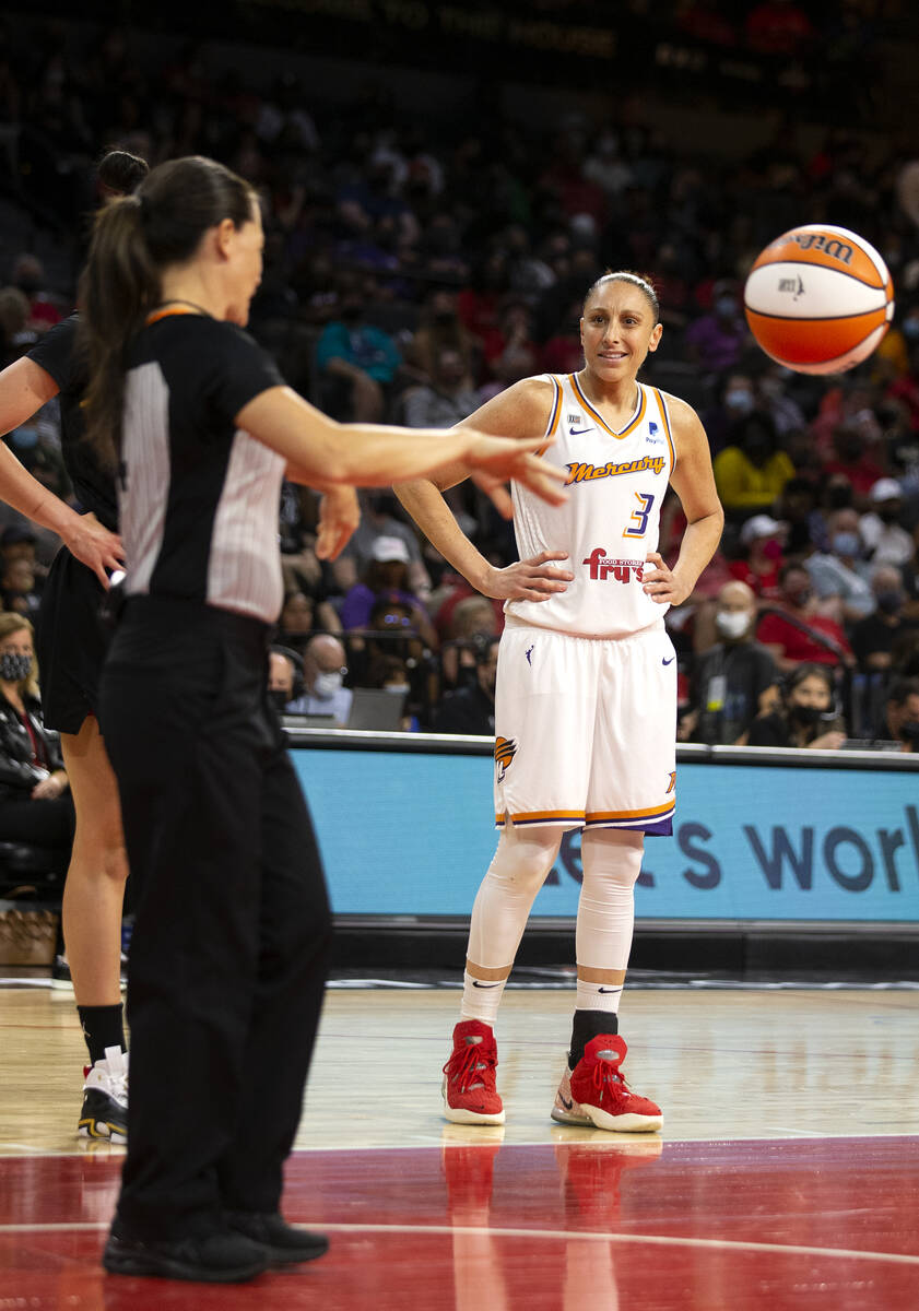 Phoenix Mercury guard Diana Taurasi (3) has a disagreement with a referee during the second hal ...