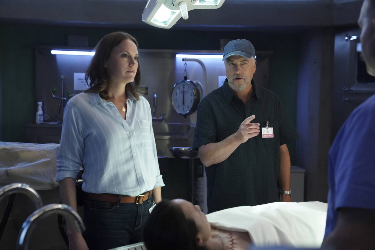 Jorja Fox, left, as Sara Sidle and William Petersen as Dr. Gil Grissom. (Sonja Flemming/CBS)