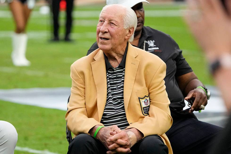 NFL Hall of Famer Fred Biletnikoff during an NFL football game against the Miami Dolphins and L ...