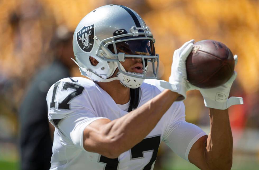 Raiders wide receiver Willie Snead (17) makes a catch before an NFL football game against the P ...