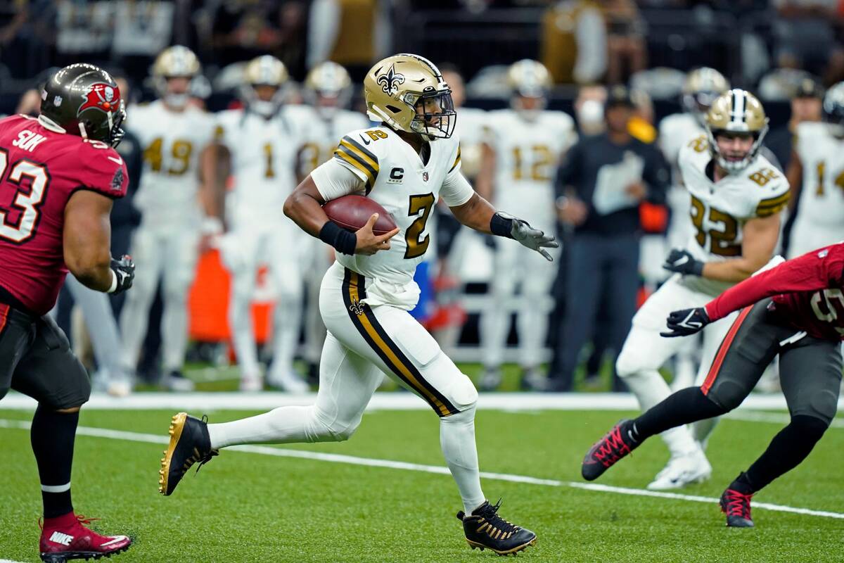 New Orleans Saints quarterback Jameis Winston (2) carries in the first half of an NFL football ...