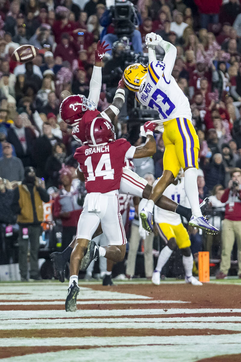 LSU wide receiver Trey Palmer (33) cannot make a touchdown catch that would have tied an NCAA c ...