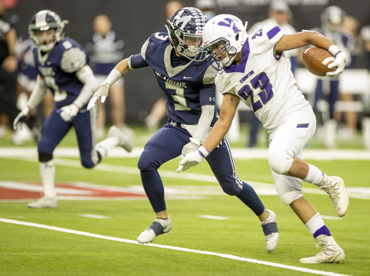 The Meadows defensive back Gage Rinetti (3) chases down Yerington running back Felix Garcia (23 ...