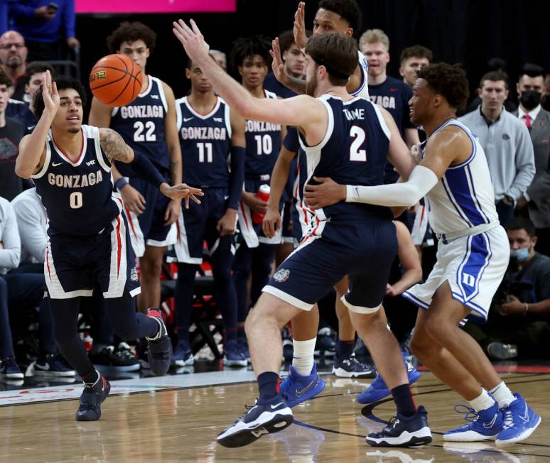 Gonzaga Bulldogs guard Julian Strawther (0) passes during the second half of an NCAA college ba ...