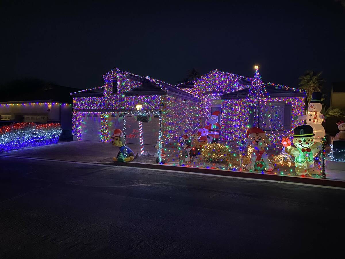8113 Orchard Glen, Las Vegas, is a stop on the Parents of Las Vegas and Henderson Holiday Light ...