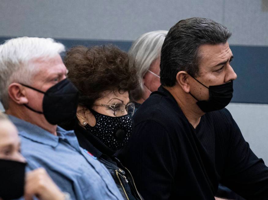 Lonny Weissman, right, the husband of Michelle "Shelli", appears in court during Rodrigo Cruz s ...