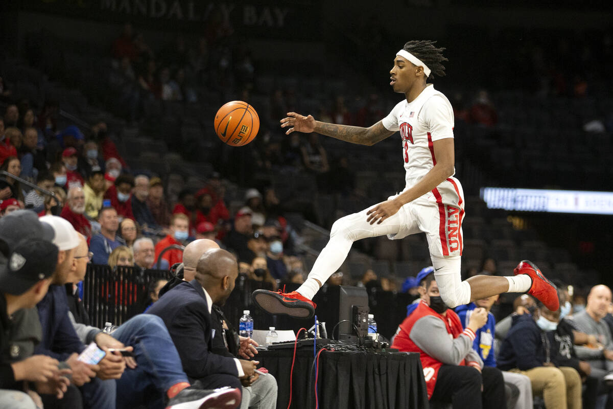 UNLV Rebels forward Donovan Williams (3) jumps out-of-bounds for the ball during the second hal ...