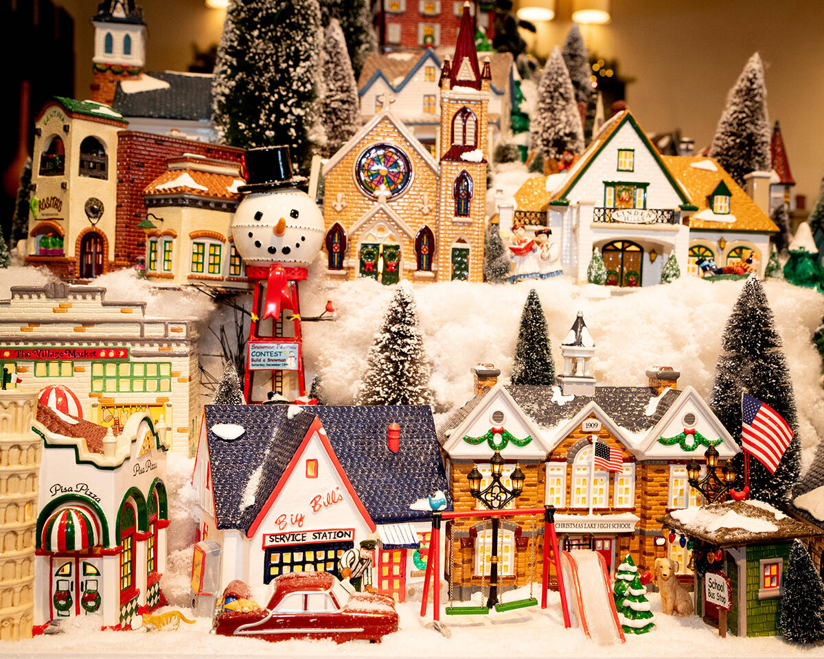 Holiday decorations. (Tonya Harvey/Real Estate Millions)