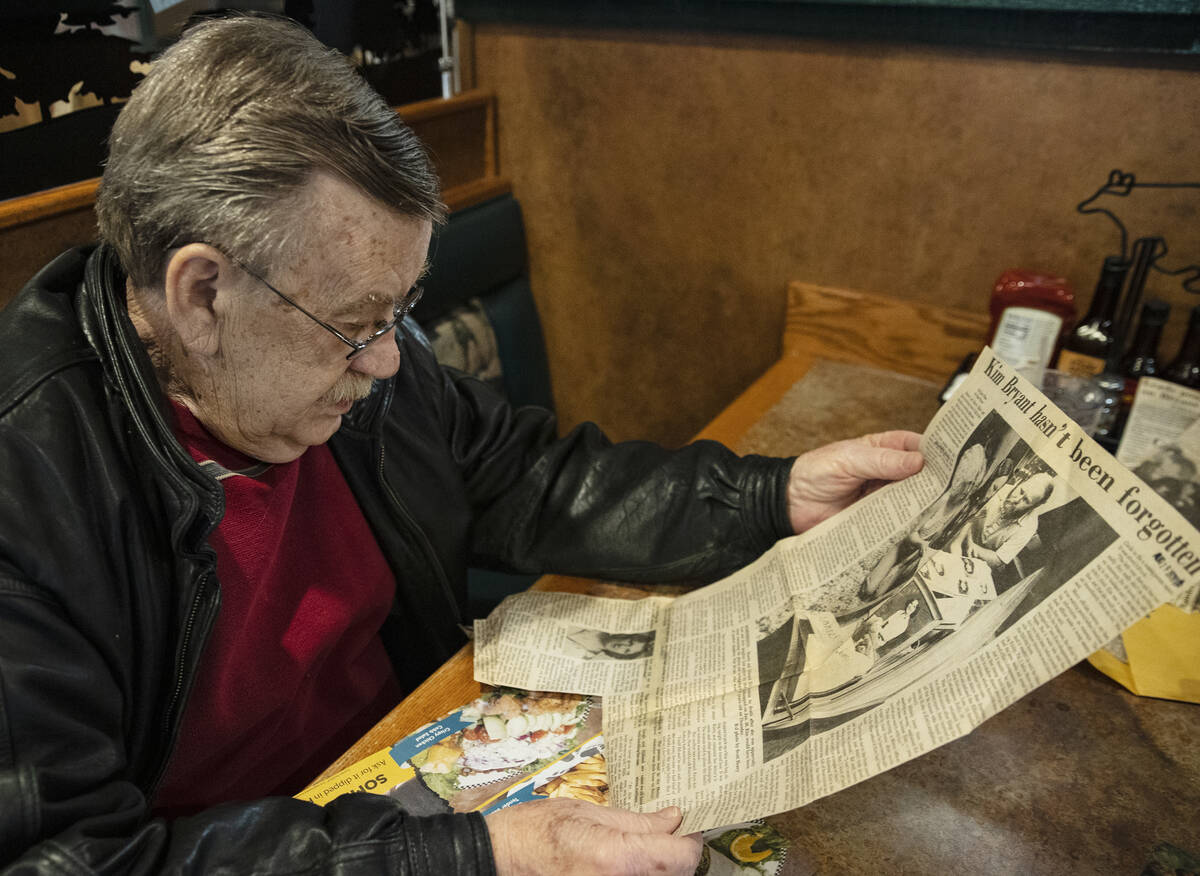 A retired Las Vegas police detective John Silbaugh checks out a copy of the Review-Journal that ...