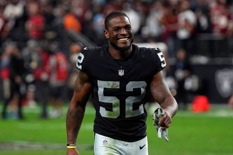 Las Vegas Raiders linebacker Denzal Perryman during the second half of an NFL football game aga ...