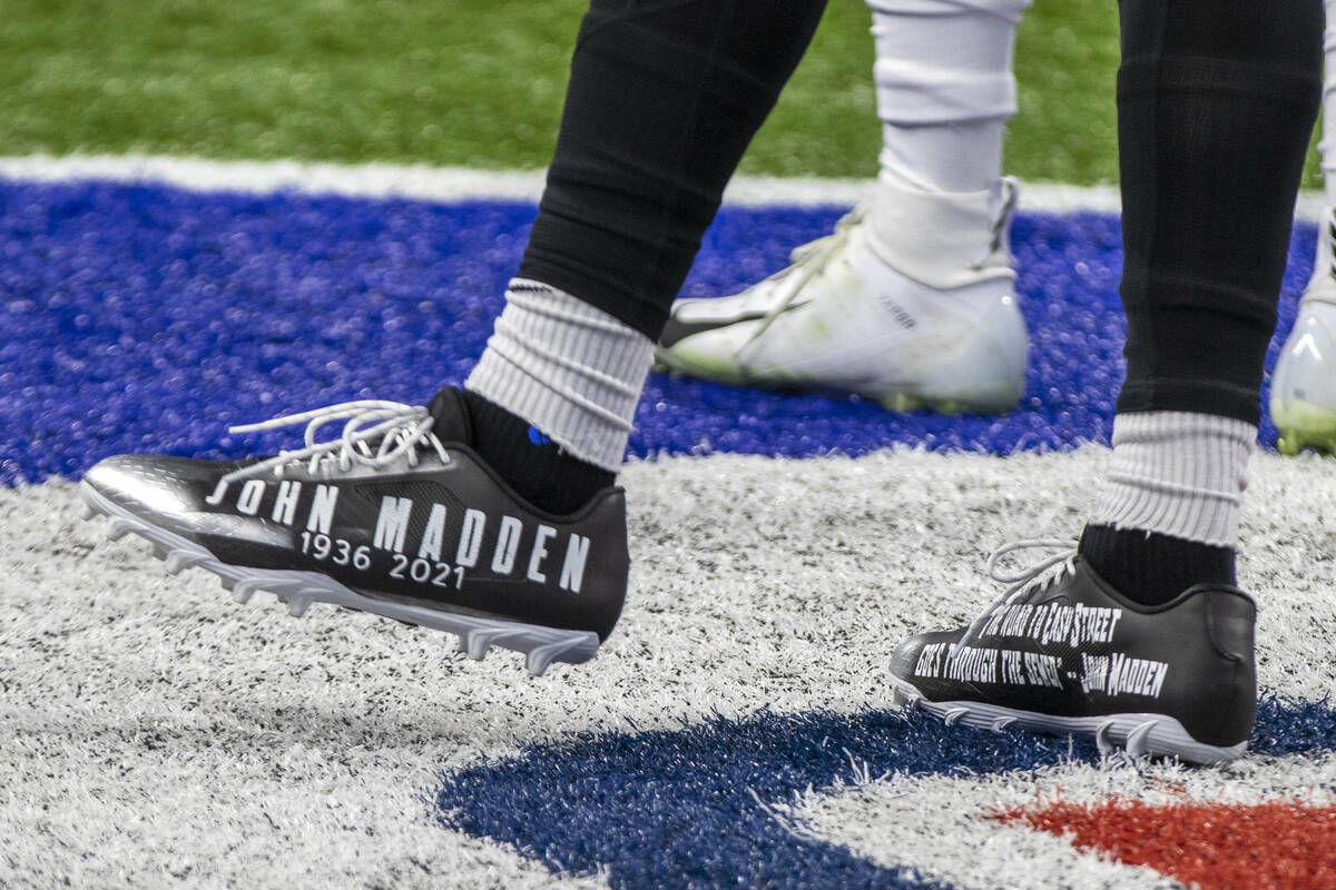 Raiders wide receiver DeSean Jackson (1) wears cleats to honor the memory of former Raiders&#x2 ...