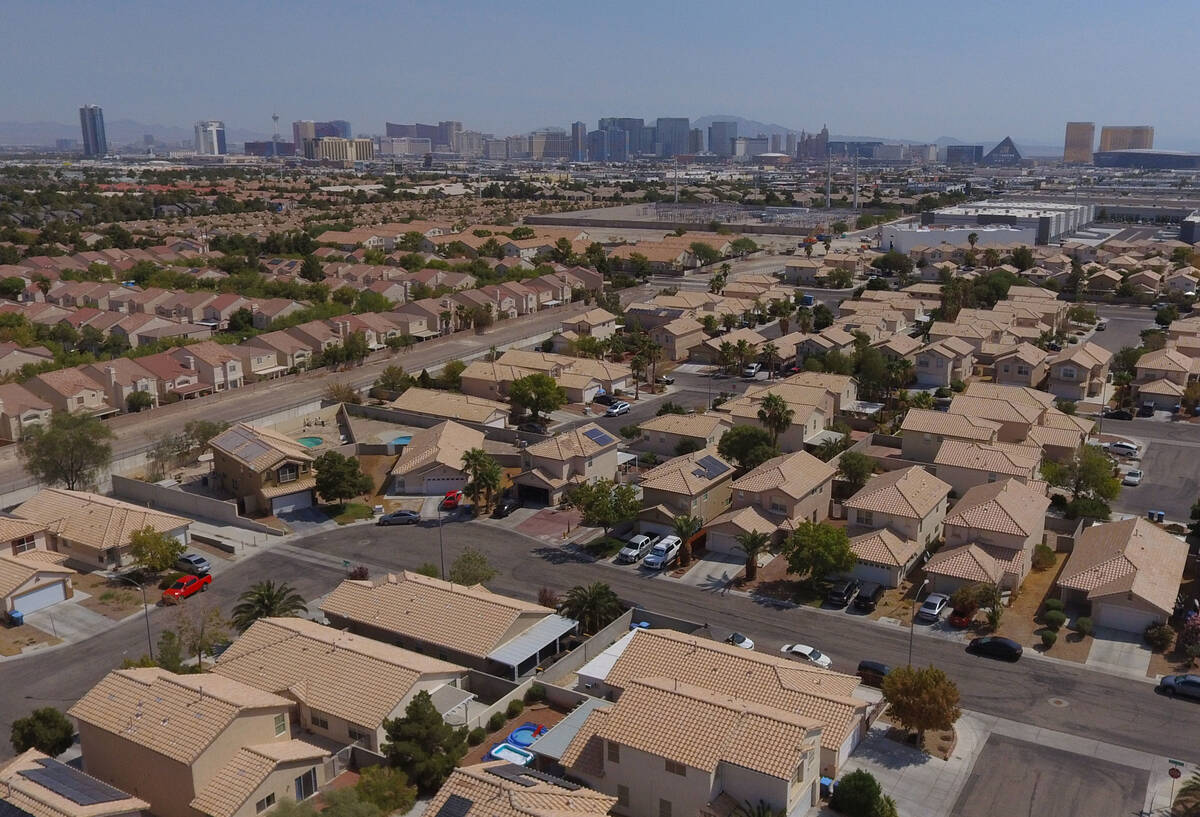 An aerial photo shows homes in Las Vegas. (Bizuayehu Tesfaye/Las Vegas Review-Journal) @bizutesfaye