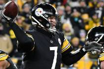 Pittsburgh Steelers quarterback Ben Roethlisberger plays in an NFL football game against the Cl ...