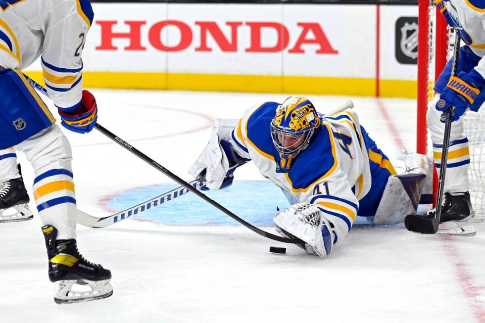 Buffalo Sabres goaltender Craig Anderson (41) reaches to cover the puck during the second perio ...