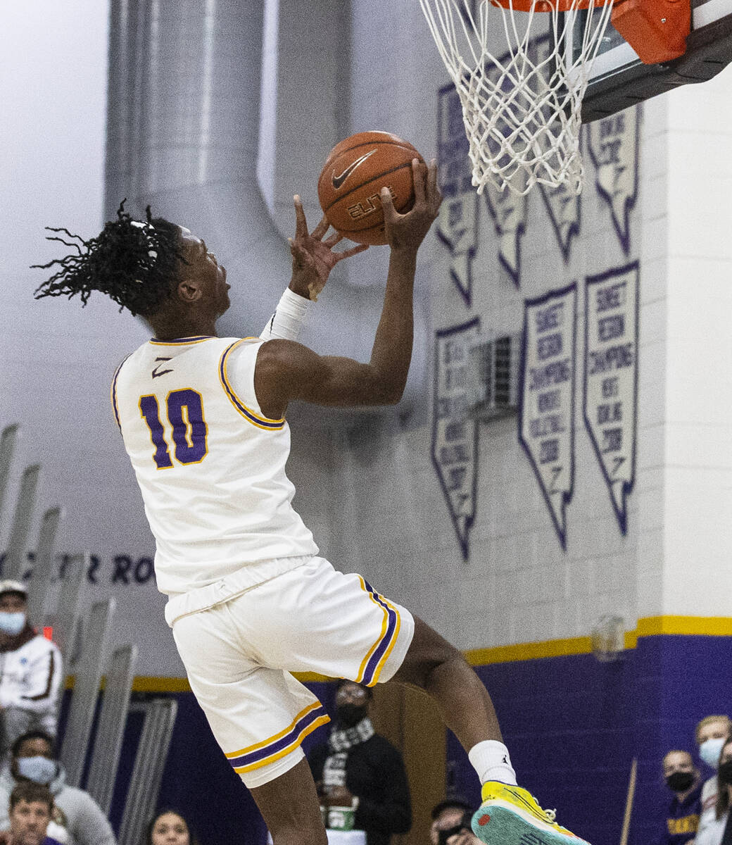 Durango High’s Tylen Riley (10) goes for the hoop against Bishop Gorman during the secon ...