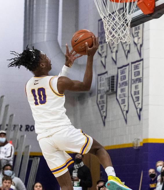 Durango High’s Tylen Riley (10) goes for the hoop against Bishop Gorman during the secon ...