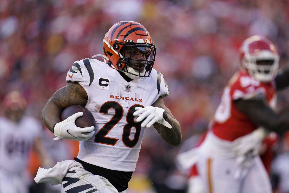 Cincinnati Bengals running back Joe Mixon runs the ball against the Kansas City Chiefs during t ...