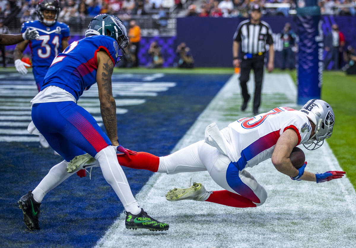 NFC cornerback Darius Slay of the Philadelphia Eagles (2) arrives late as AFC wide receiver Hun ...