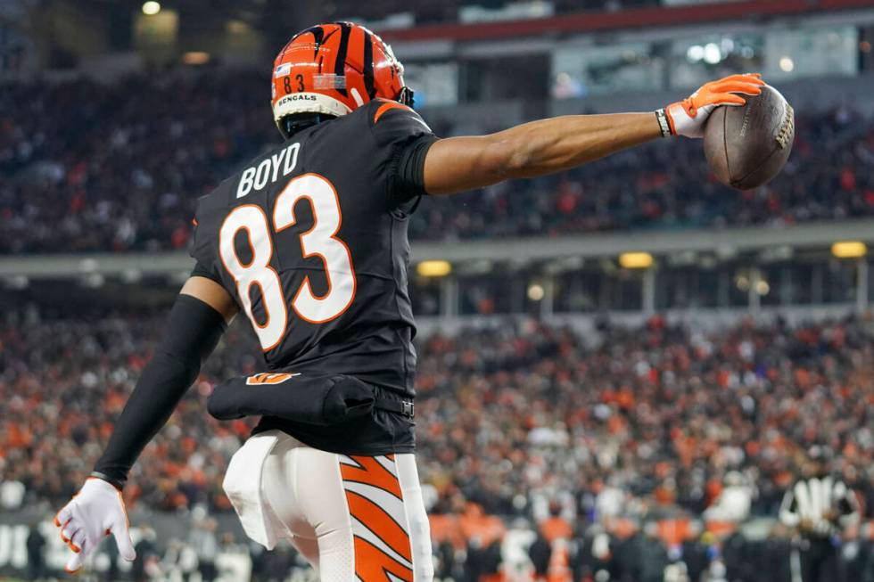 Cincinnati Bengals wide receiver Tyler Boyd (83) catches a touchdown pass from quarterback Joe ...