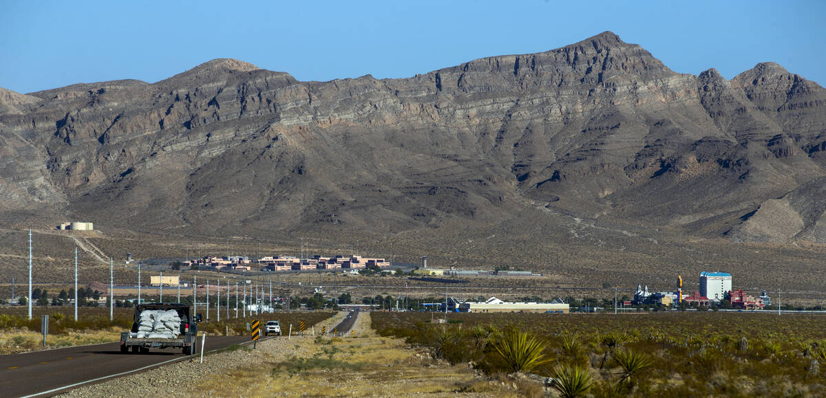 A vehicle moves down SR-161 into Jean on Friday, Sept. 4, 2020. (L.E. Baskow/Las Vegas Review-J ...