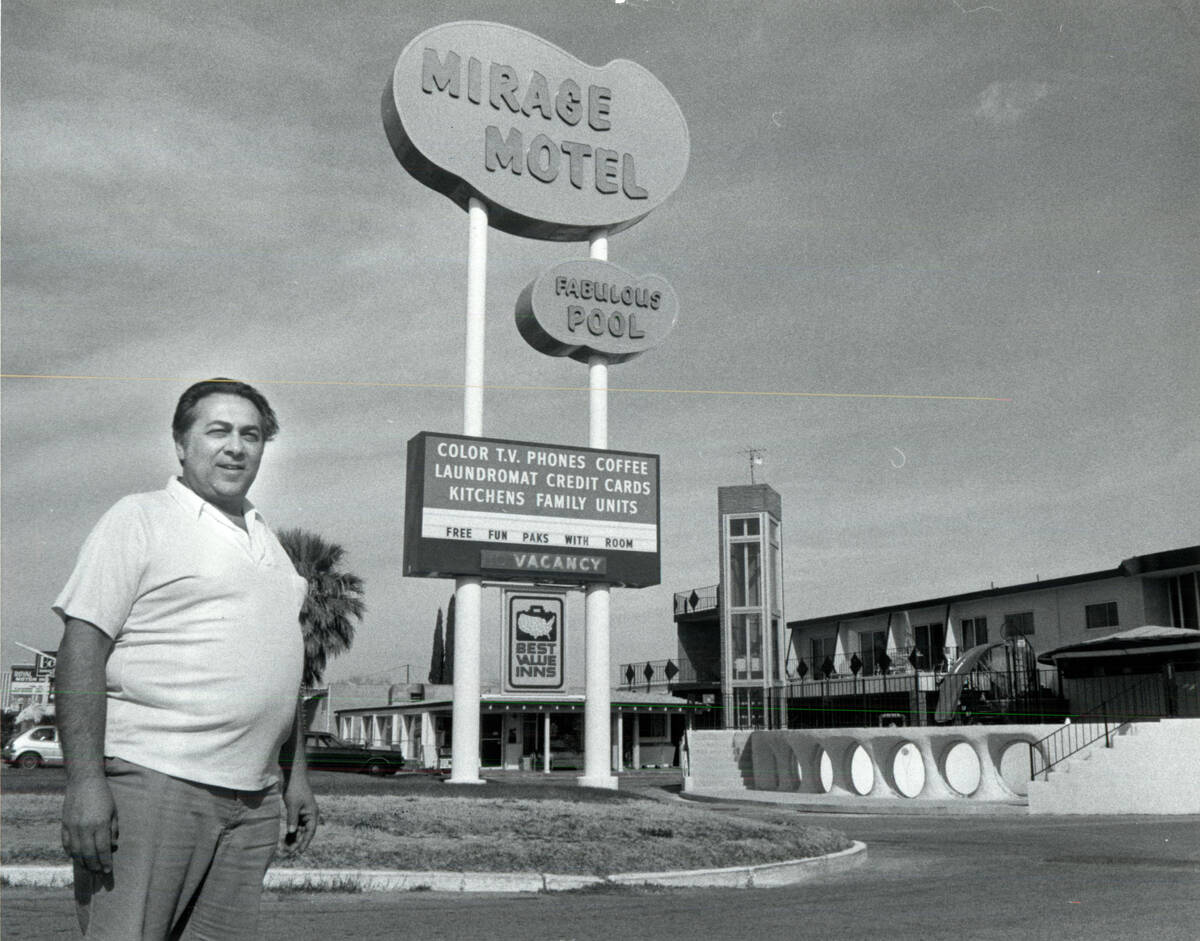 Allen Rosnoff, owner of the Mirage Motel in 1986. (Gary Thompson/Las Vegas Review-Journal)