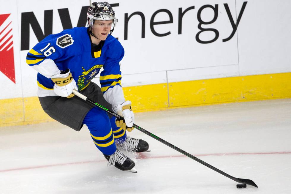 Henderson Silver Knights Pavel Dorofeyev (16) looks to pass during the first period of an AHL h ...