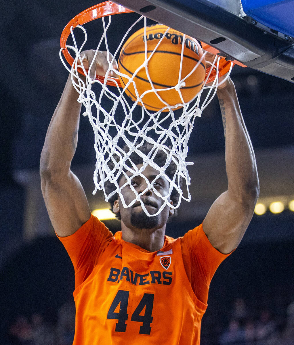 Oregon State Beavers forward Ahmad Rand (44) dunks the ball late versus the Oregon Ducks during ...