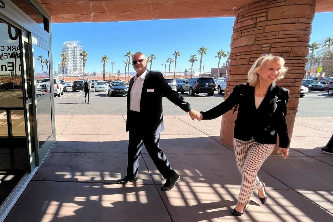Defense attorney Ozzie Fumo walks into the Clark County Government Center with his wife, Ellen ...