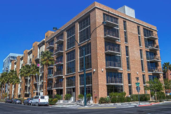 Juhl condominiums in downtown Las Vegas on Wednesday, March 23, 2022. (Benjamin Hager/Las Vegas ...