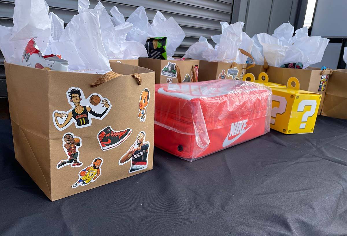 Raffle prizes were given out during the NBA 2K22 tournament on Saturday. (Lukas Eggen / Las Veg ...