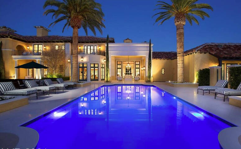 Steve Wynn is under contract to sell his mansion in Las Vegas' Summerlin community, seen here. ...