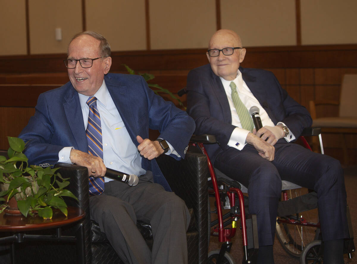 Former Nevada Gov. and U.S. Sen. Richard Bryan, left, shares a laugh with former U.S. Sen. Harr ...