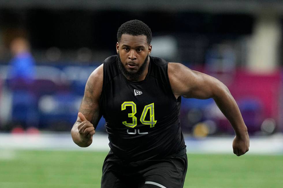 Ohio State offensive lineman Thayer Munford Jr. runs a drill during the NFL football scouting c ...