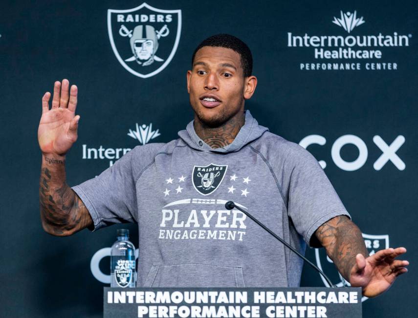 Raiders tight end Darren Waller talks during minicamp practice at the Raiders headquarters with ...