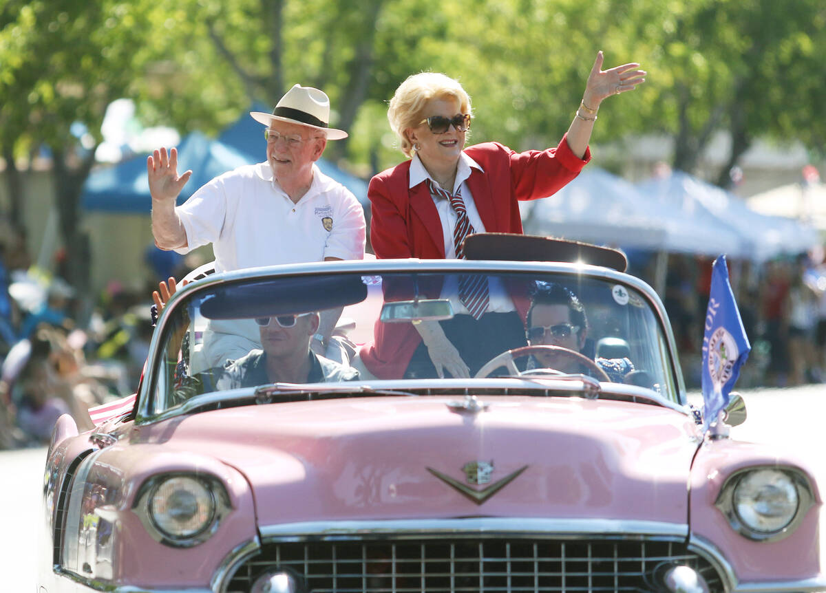 Former Las Vegas Mayor Oscar Goodman and Mayor Carolyn Goodman wave to the crowd during the 201 ...