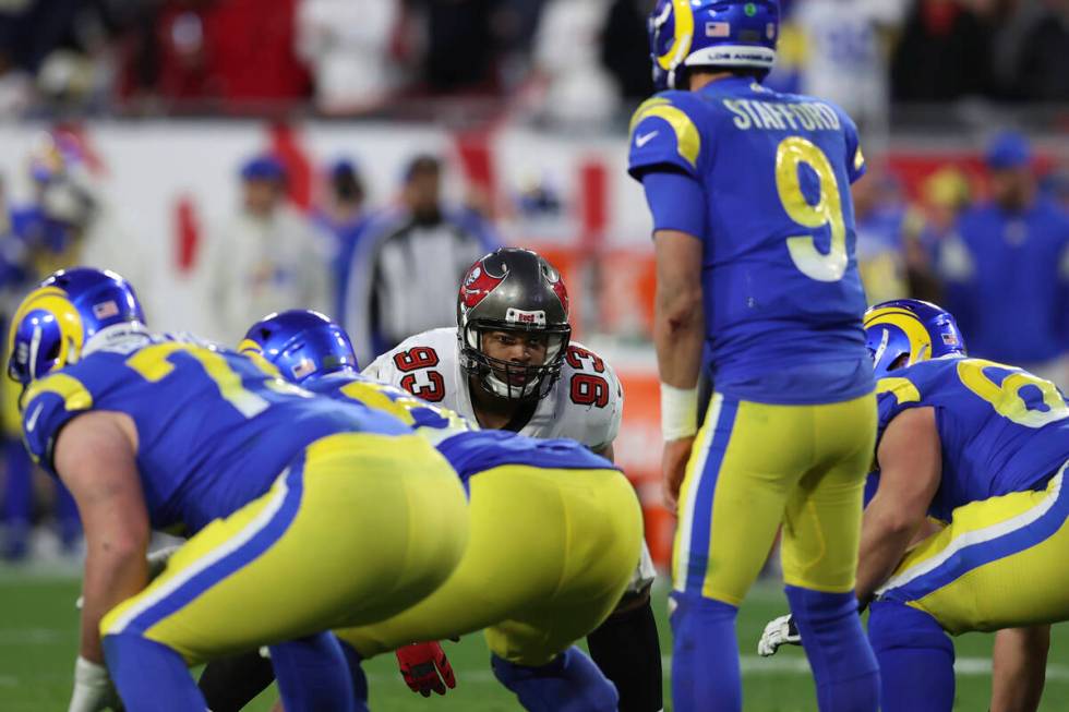 Tampa Bay Buccaneers defensive end Ndamukong Suh (93) lines up against the Los Angeles Rams dur ...