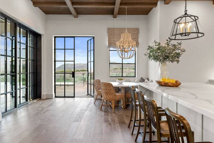 The breakfast nook. (Ivan Sher Group)