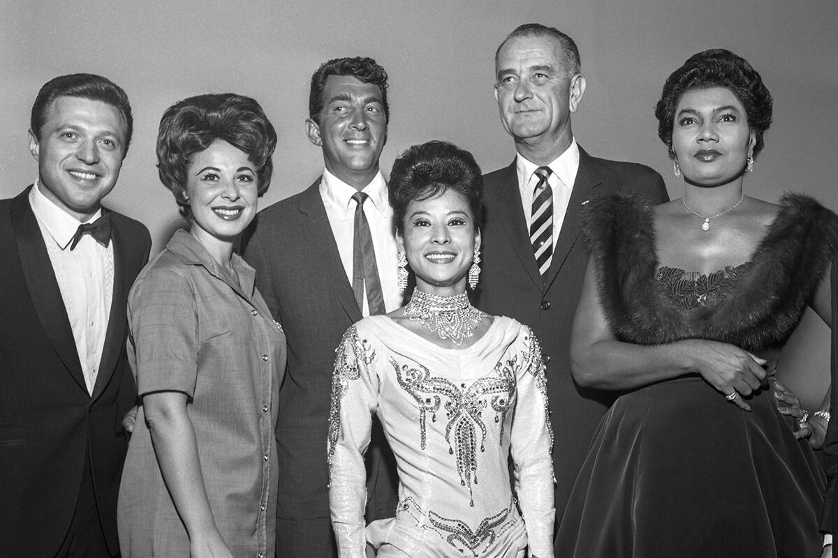 From left, Steve Lawrence, Eydie Gorme, Dean Martin, unknown, Vice President Lyndon Johnson and ...