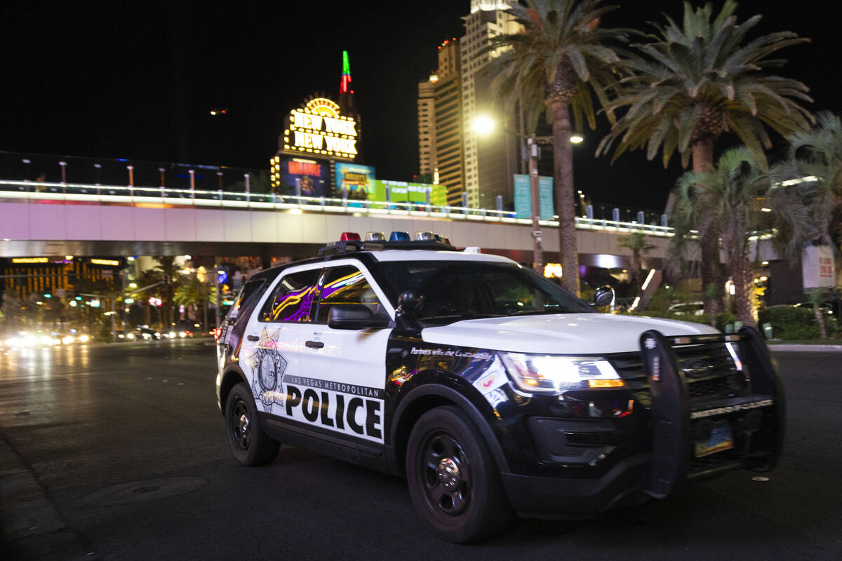 Las Vegas Metro patrols the Strip on Saturday, July 16, 2022, Las Vegas. (Benjamin Hager/Las Ve ...